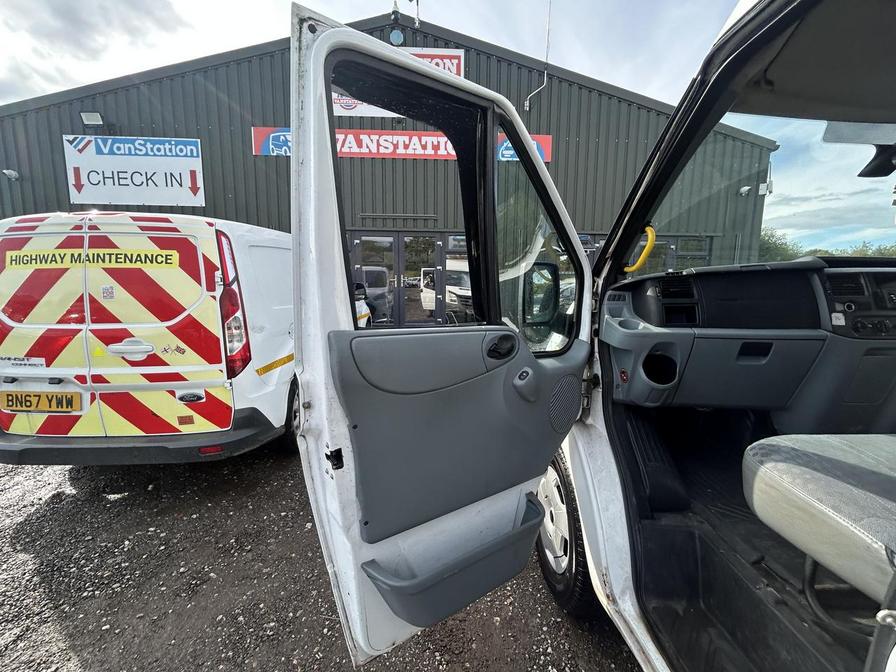 2007 Ford Transit Transit 100 15-Seat RWD – FY07WRT
