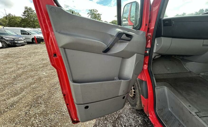 2009 Volkswagen Crafter Crafter CR35 109 MWB Semi-Auto – NG09YCT/DR06DAK