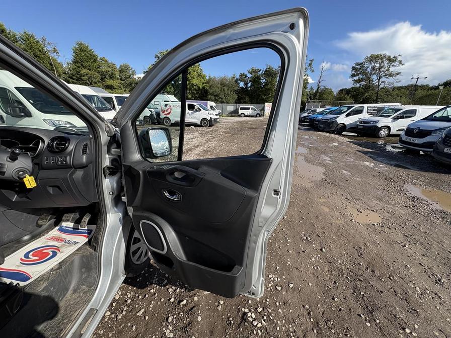 2018 Vauxhall Vivaro Vivaro 2700 Sportive CDTI – KY18EVX