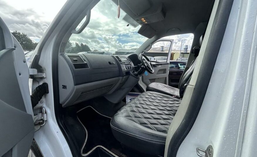 2015 Volkswagen Transporter Transporter T30 Highline 140 TDI SWB Auto – LM15NLD