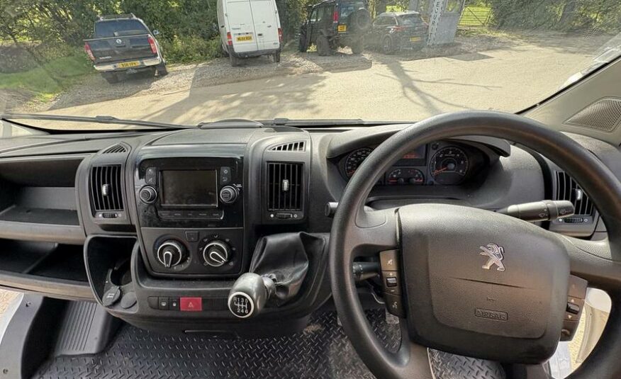 2020 Peugeot Boxer Boxer 335 Professional L2H2 Blue HDi – MT70RBY