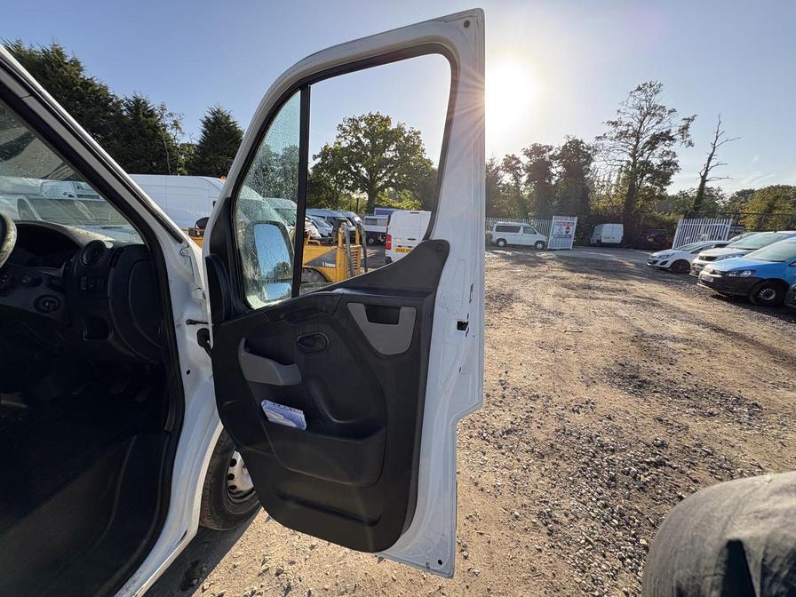 2015 Vauxhall Movano Movano F3500 L3H2 CDTI – DY65LXT
