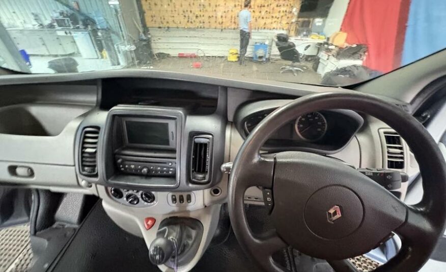 2014 Renault Trafic Trafic SL27 Sport DCI – GF14OUX