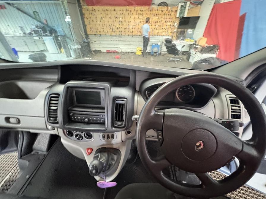 2014 Renault Trafic Trafic SL27 Sport DCI – GF14OUX