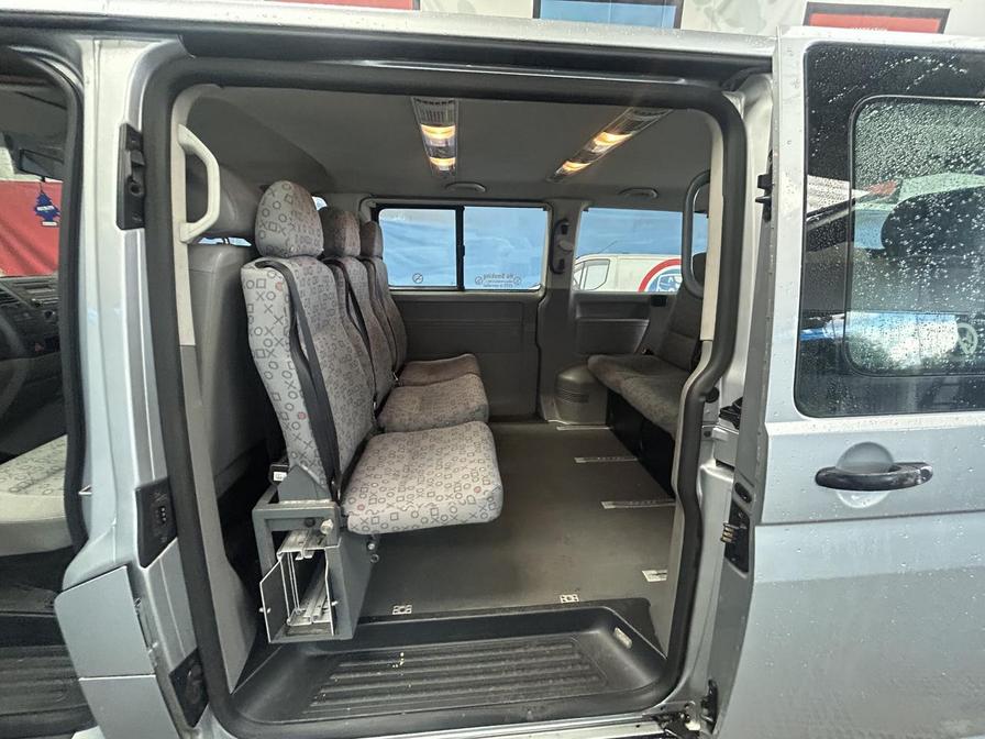 2009 Volkswagen Transporter Transporter Shuttle SE130 SWB – KX59CVL