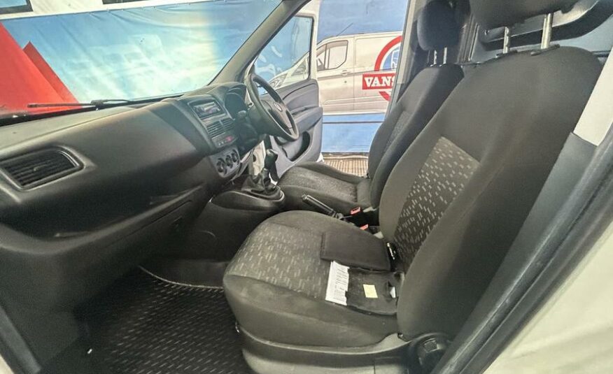 2017 Vauxhall Combo Combo 2000 CDTi – YP67PVO