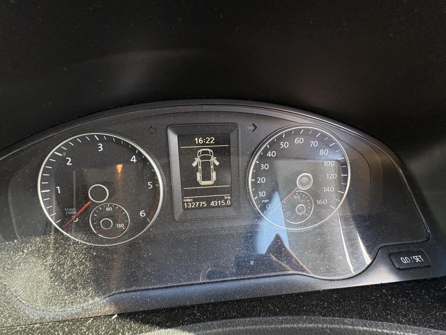 2012 Volkswagen Caravelle – Model: Caravelle Edition 25 TDI Semi-Auto – CA12FZJ