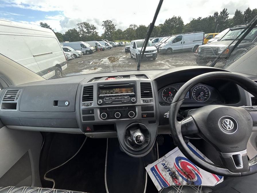 2015 Volkswagen Transporter Transporter T30 Highline 140 TDI SWB Auto – LM15NLD