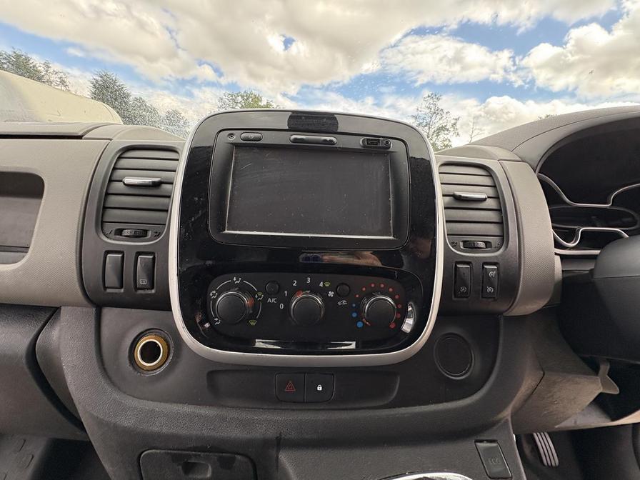 2017 Renault Trafic Trafic LL29 Sport Nav Energy dCi – FE67GYT
