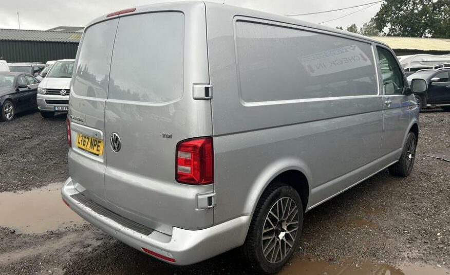 2017 Volkswagen Transporter Transporter T30 Highline TDI BlueMotion Technology – LT67NPE