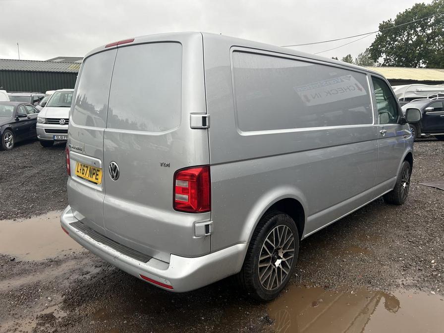 2017 Volkswagen Transporter Transporter T30 Highline TDI BlueMotion Technology – LT67NPE