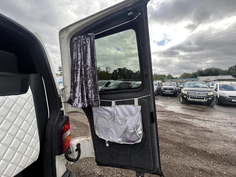 2009 Volkswagen Transporter Transporter T28 102 TDI SWB – VO09SZR