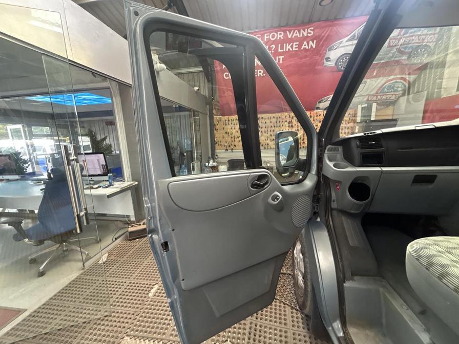 2010 Ford Tourneo Transit 115 Tourneo T280 SWB Limited – EO60NYC