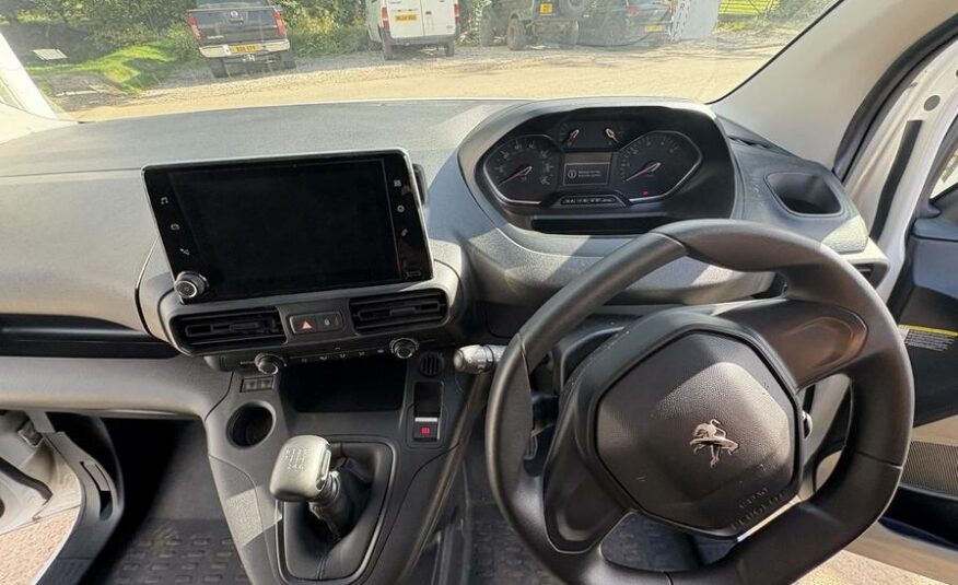 2022 Peugeot Partner Partner Professional Premium Blue HDi – WP22PLN