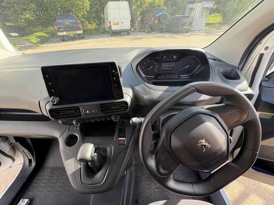 2022 Peugeot Partner Partner Professional Premium Blue HDi – WP22PLN