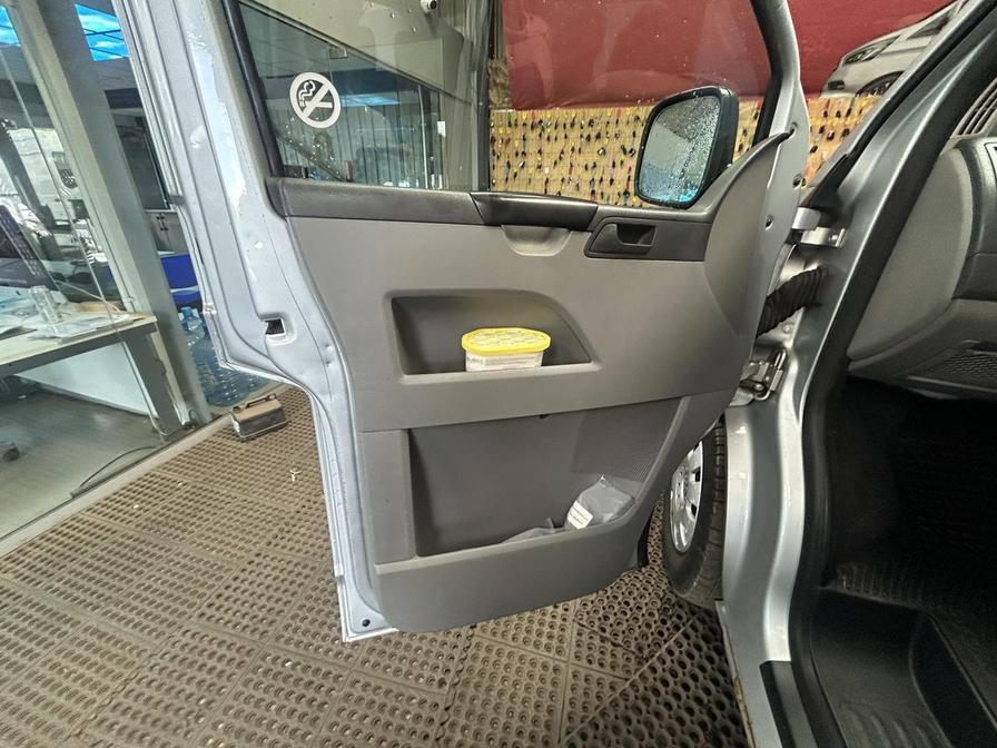 2009 Volkswagen Transporter Transporter Shuttle SE130 SWB – KX59CVL