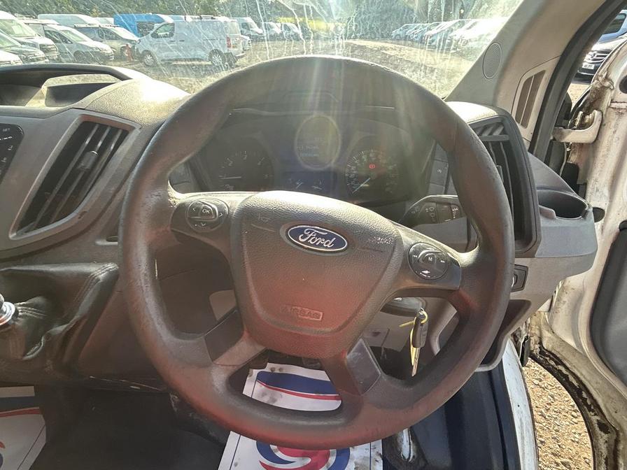 2015 Ford Transit Transit 350 – LM15YKP