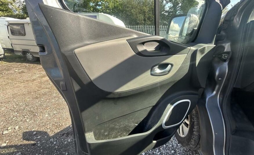 2017 Renault Trafic Trafic LL29 Sport Nav dCi – HT17GSY