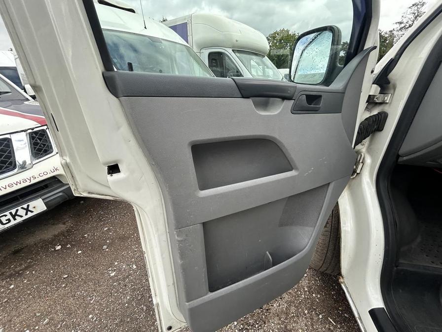 2009 Volkswagen Transporter Transporter T28 102 TDI SWB – VO09SZR