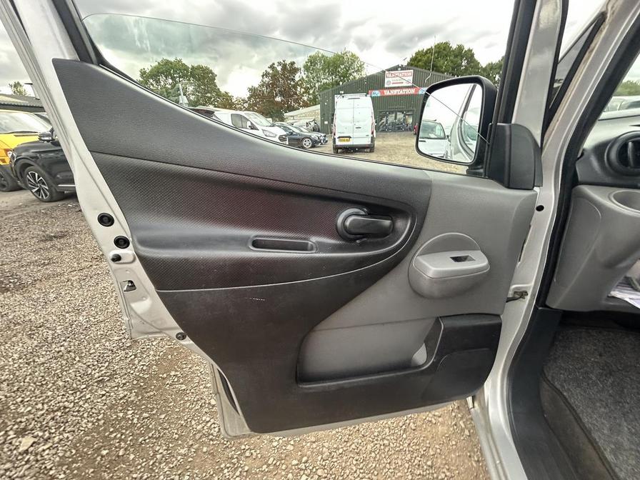 2010 Nissan NV200 NV200 SE DCI – LM60KCY