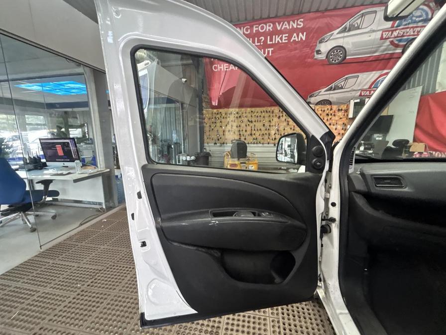 2018 Vauxhall Combo Combo 2300 CDTi – SA18RXS