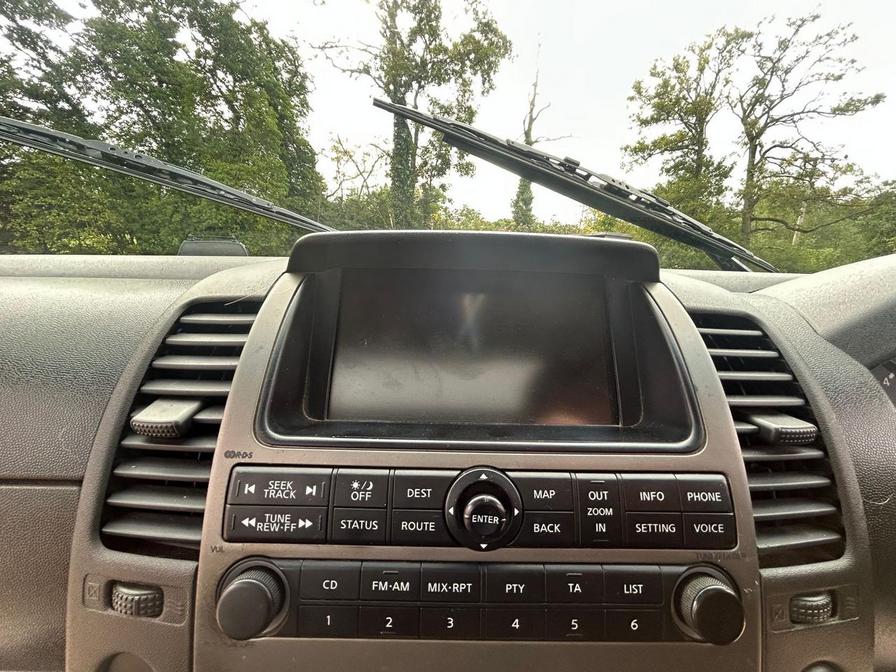 2009 Nissan Navara Navara Aventura Double Cab dCi Auto – YT09UDP