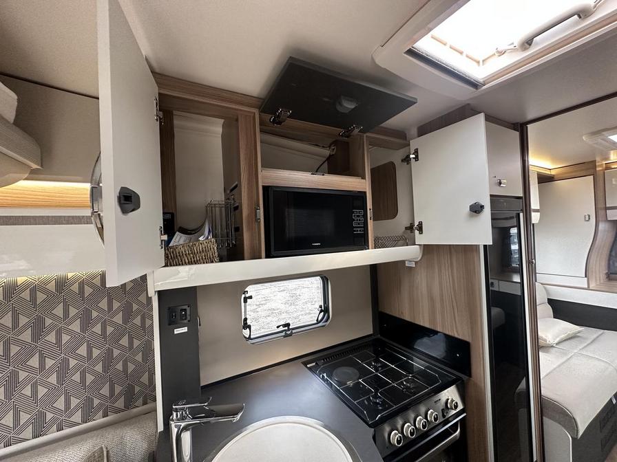 2022 Fiat Ducato Swift Escape 674 Semi-Auto – YS22CTU