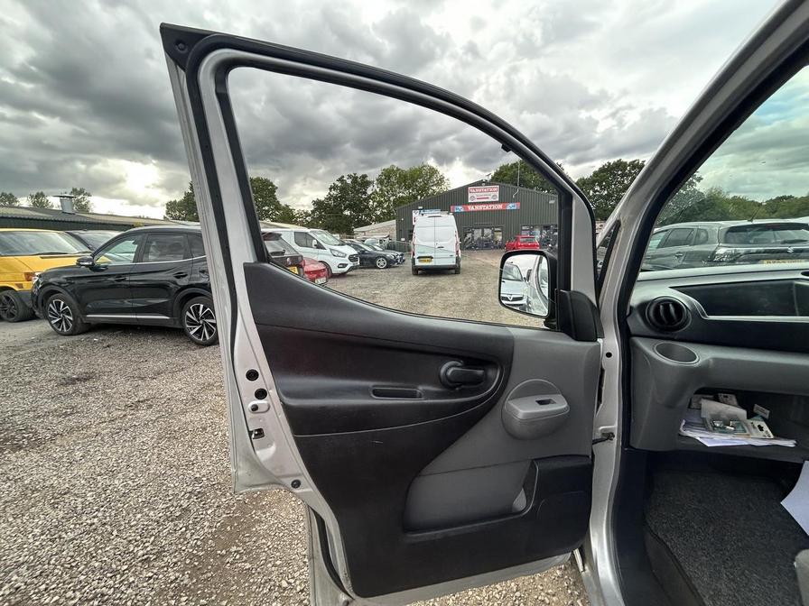 2010 Nissan NV200 NV200 SE DCI – LM60KCY