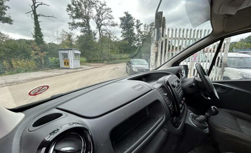 2015 Vauxhall Vivaro Vivaro  2900 Sportive CDTi – DY65NRN