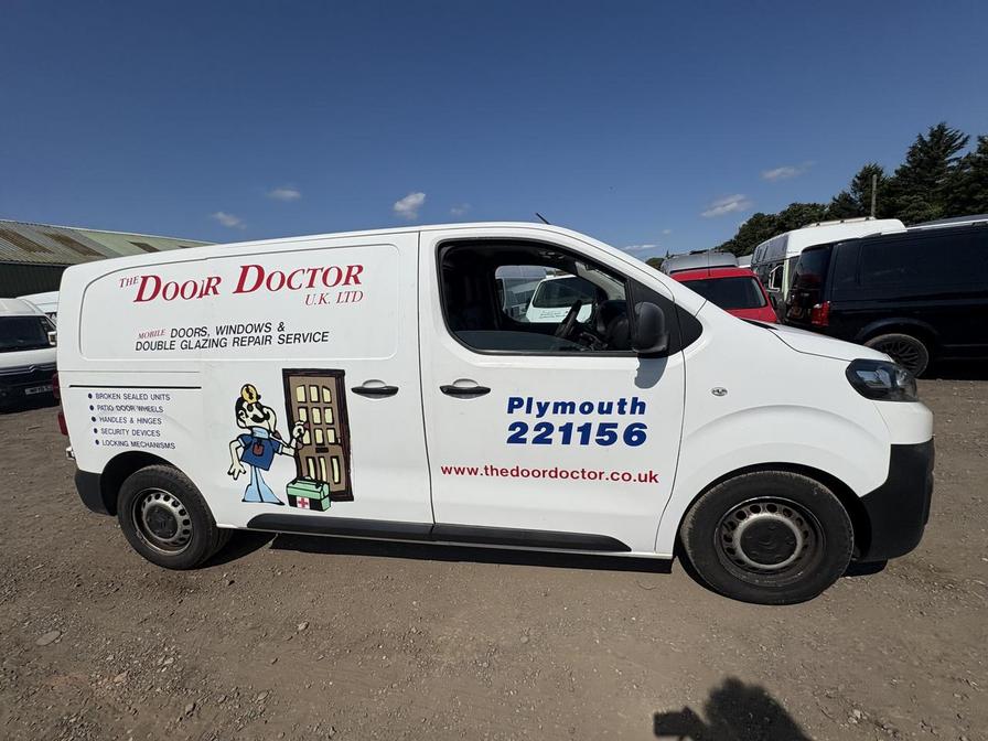2018 Citroen Dispatch Dispatch 1400 Enterprise Blue HDi S/S – WF18HNW