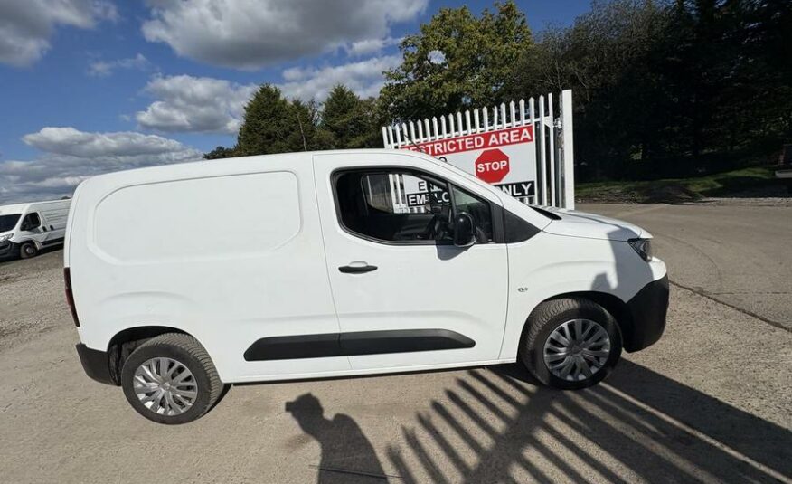 2022 Peugeot Partner Partner Professional Premium Blue HDi – WP22PLN