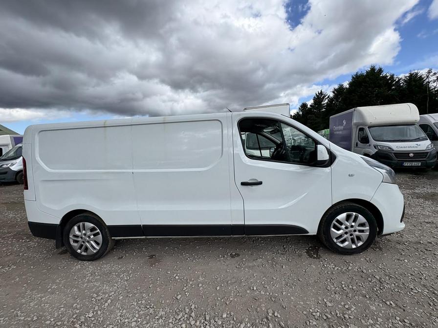 2017 Renault Trafic Trafic LL29 Sport Nav Energy dCi – FE67GYT