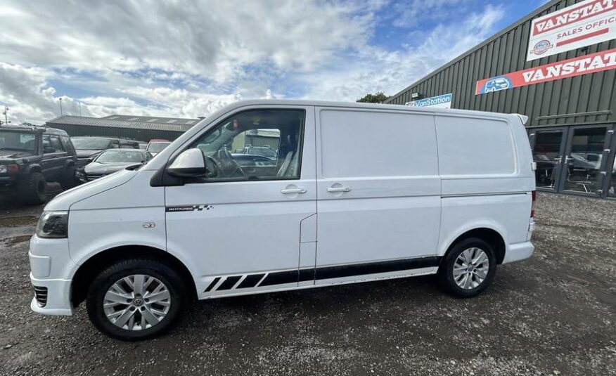 2015 Volkswagen Transporter Transporter T30 Highline 140 TDI SWB Auto – LM15NLD