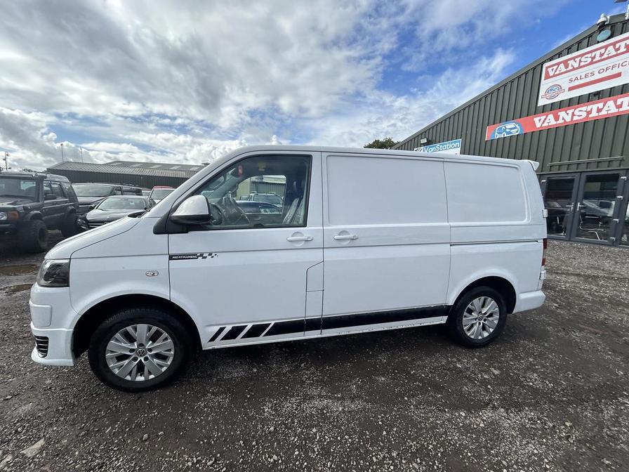 2015 Volkswagen Transporter Transporter T30 Highline 140 TDI SWB Auto – LM15NLD
