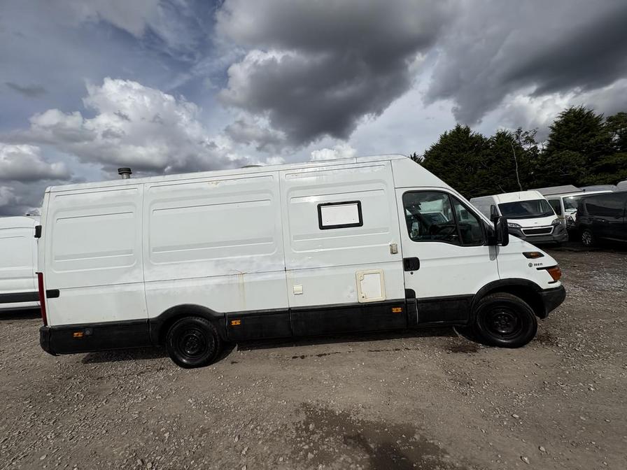 2000 Iveco Daily Daily 2000 35S11 LWB – X593BAJ