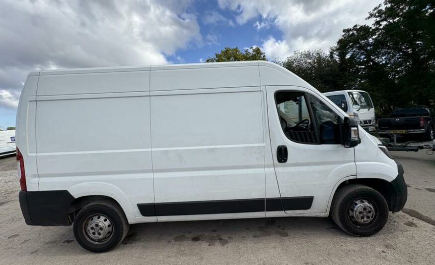 2020 Peugeot Boxer Boxer 335 Professional L2H2 Blue HDi – MT70RBY