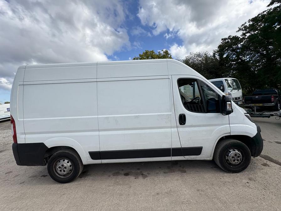 2020 Peugeot Boxer Boxer 335 Professional L2H2 Blue HDi – MT70RBY