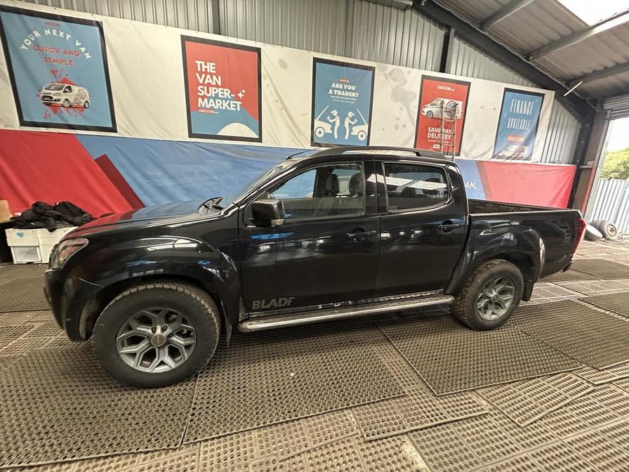 2015 Isuzu D-Max D-Max Blade Double Cab Twin T TD – GD15RWE