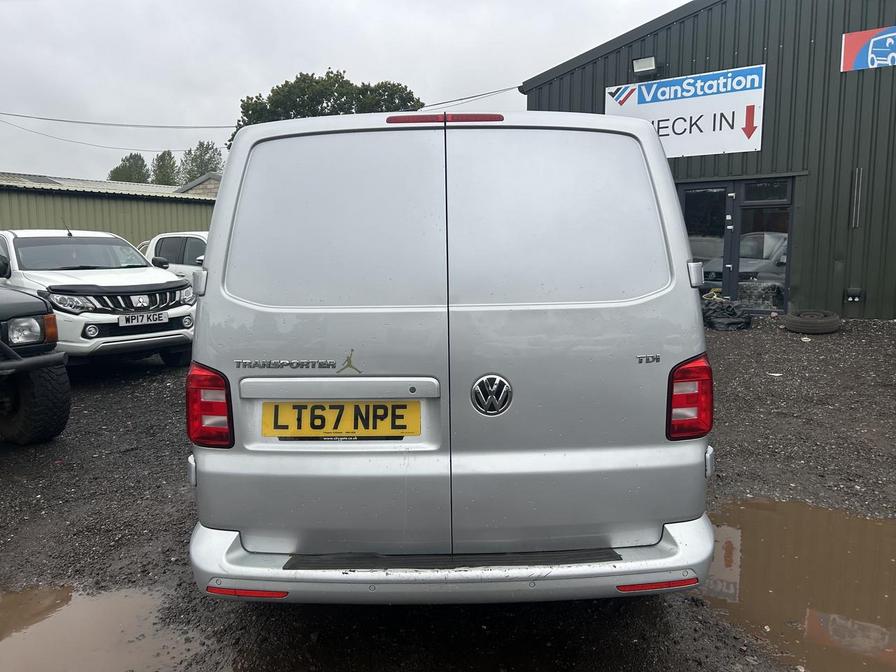 2017 Volkswagen Transporter Transporter T30 Highline TDI BlueMotion Technology – LT67NPE