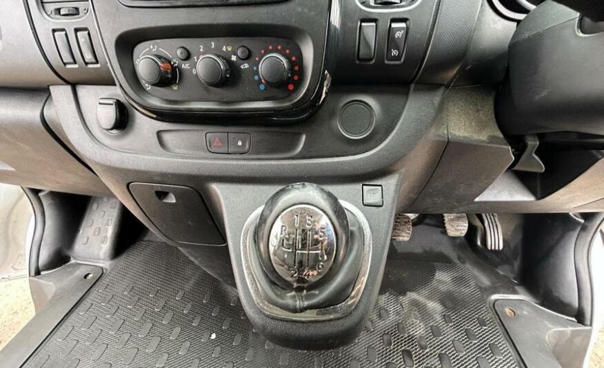 2015 Vauxhall Vivaro Vivaro  2900 Sportive CDTi – DY65NRN