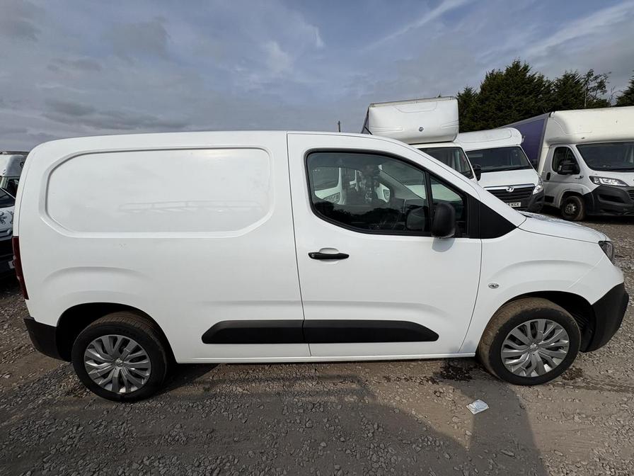 2021 Peugeot Partner Partner Professional L1 Blue HDi – NY21DLU