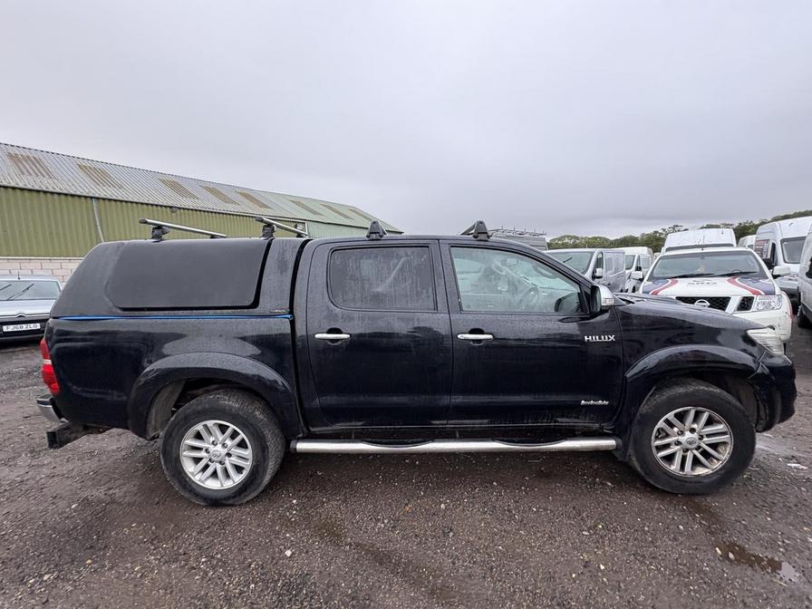 2013 Toyota Hilux HI-Luxury Invincible D-4D 4×4 Double Cab Auto – DV13SFZ