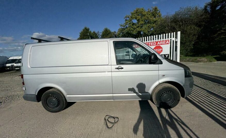 2011 Volkswagen Transporter Transporter T28 102 TDI SWB – AU61PBZ
