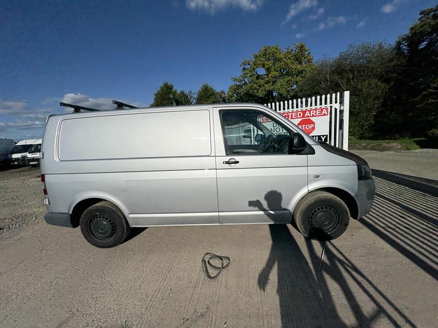 2011 Volkswagen Transporter Transporter T28 102 TDI SWB – AU61PBZ
