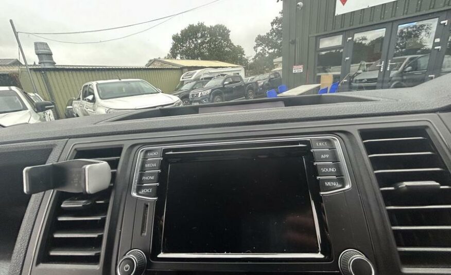 2017 Volkswagen Transporter Transporter T30 Highline TDI BlueMotion Technology – LT67NPE