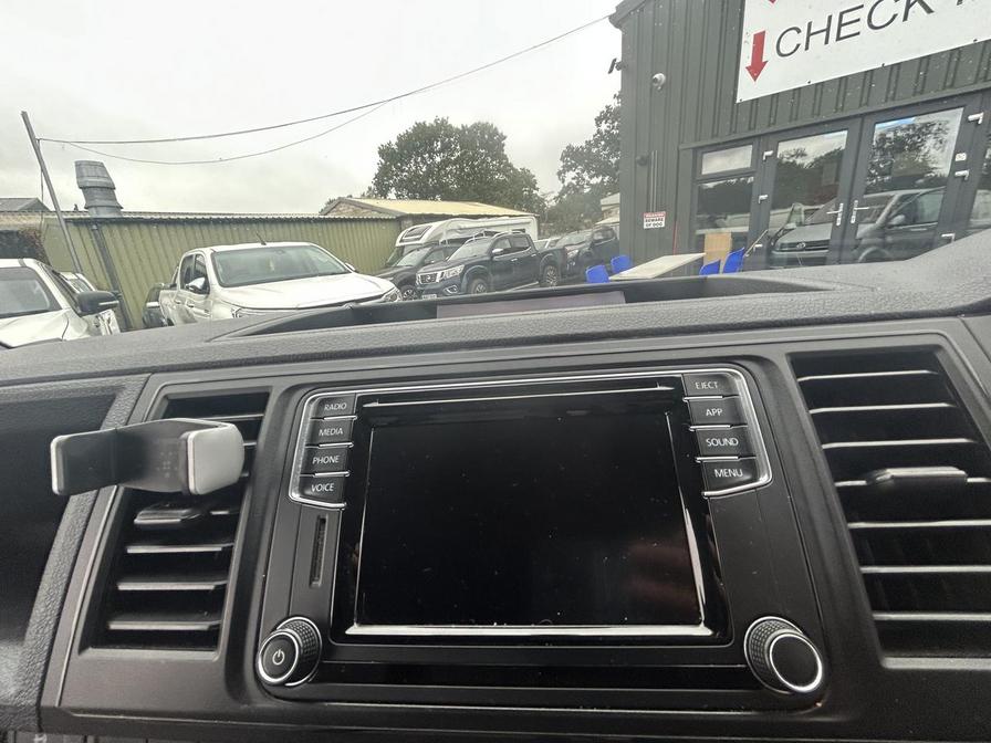 2017 Volkswagen Transporter Transporter T30 Highline TDI BlueMotion Technology – LT67NPE