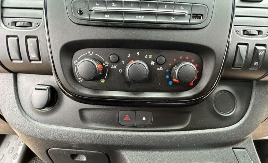 2015 Vauxhall Vivaro Vivaro  2900 Sportive CDTi – DY65NRN