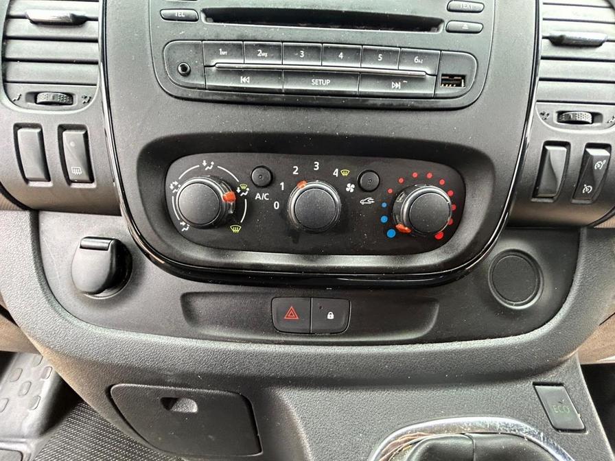 2015 Vauxhall Vivaro Vivaro 2900 Sportive CDTi – DY65NRN