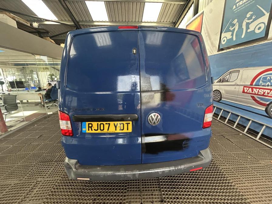 2007 Volkswagen Transporter Transporter T30 102 TDI LWB – RJ07YDT