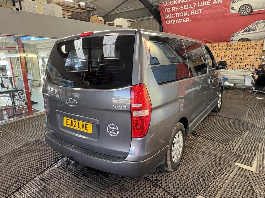2012 Hyundai i800 i800 Style CRDi Auto – EJ12LVE